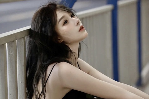 Gioi tre Trung Quoc khoc loc o Tu Cam Thanh, benh vien tam than hinh anh