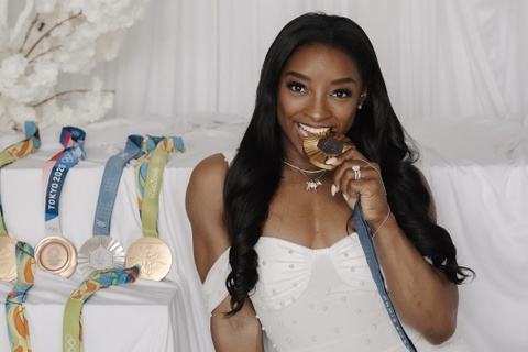 Thu choi dong ho bac ty cua 'nu hoang the duc dung cu' hinh anh