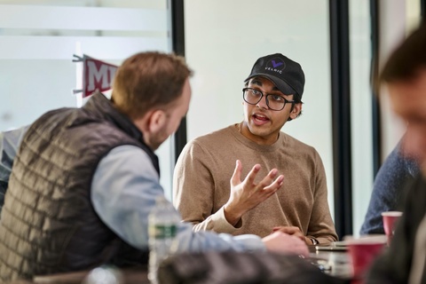 Nguoi tre o Thung lung Silicon qua ban de yeu duong hinh anh