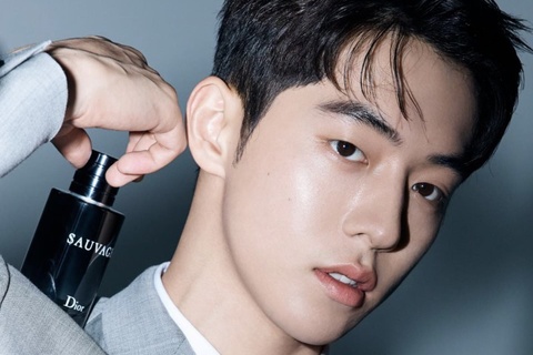 Moi 30 giay lai co mot chai nuoc hoa 'trai toi' duoc ban ra hinh anh