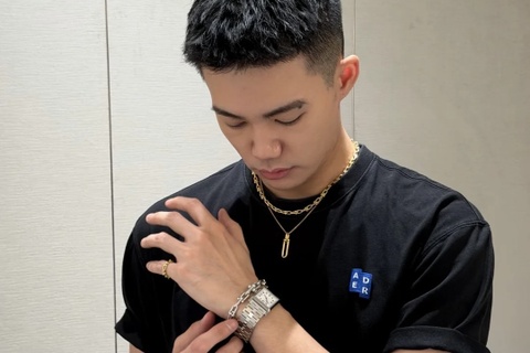 Nam gioi khong con ngai deo trang suc nhan, vong tay hinh anh