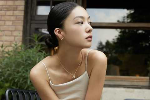 Chất liệu trang sức theo Gen Z từ công sở đến concert