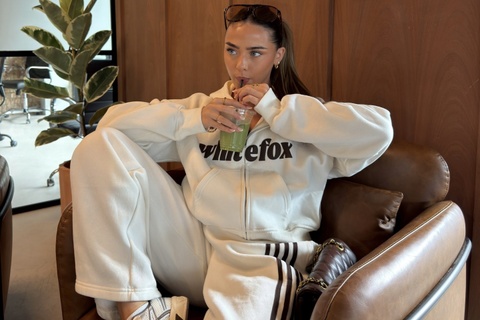 Adidas kiện hãng thời trang nhái đồ 3 sọc