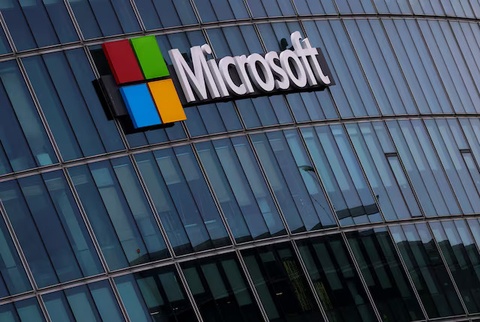 Microsoft nhan quyet dinh lich su hinh anh