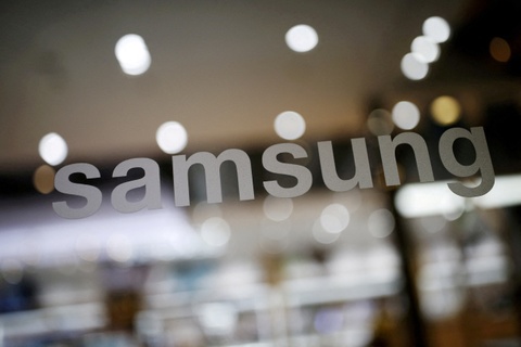 Samsung can nhac chuyen san xuat OLED cho doi thu hinh anh