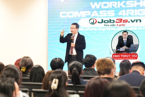 CEO Tony Vu cua Job3s.vn truyen lua cho sinh vien DH Kinh te Quoc Dan hinh anh