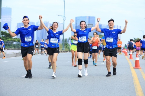 Don cho Pocari Sweat Run Viet Nam 2025 - hanh trinh tiep noi dam me hinh anh