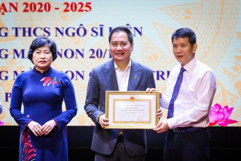 Tap doan T&T Group nhan bang khen cua UBND thanh pho Ha Noi hinh anh