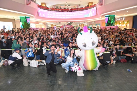 Trai nghiem mua trang dang nho tai Parc Moon Festival 2025 hinh anh