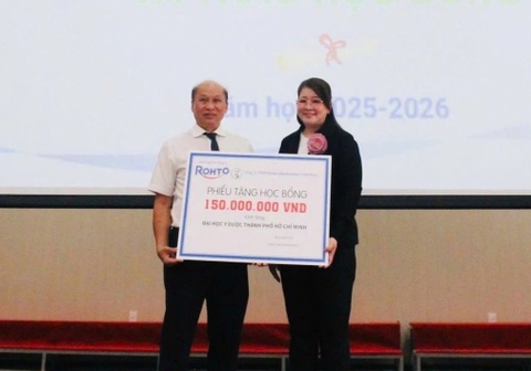 Rohto-Mentholatum Viet Nam trao hoc bong thuong nien nam 2025 hinh anh
