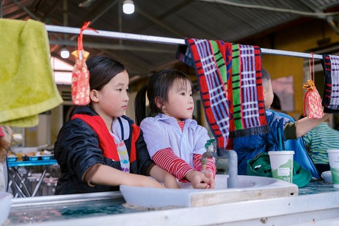 Hanh trinh kien cuong cua 405 hoc sinh vung cao sau bao lu hinh anh