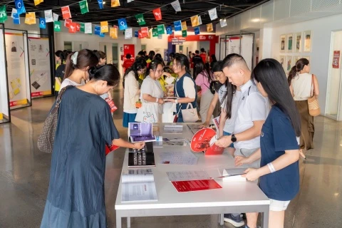 Hoc bong BUV 2026 vi the he tien phong voi chuan chat luong 3 cap do hinh anh