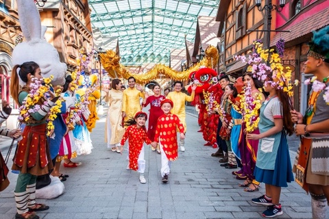 Du lich Tet nghi duong khoi dau thinh vuong hinh anh