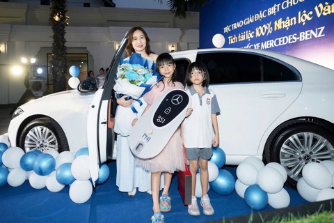 PNJ trao xe Mercedes-Benz cho khach hang trung giai dac biet hinh anh