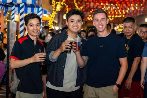 Ngay hoi nuong va bia tai Ocean City hut hang chuc nghin luot khach hinh anh