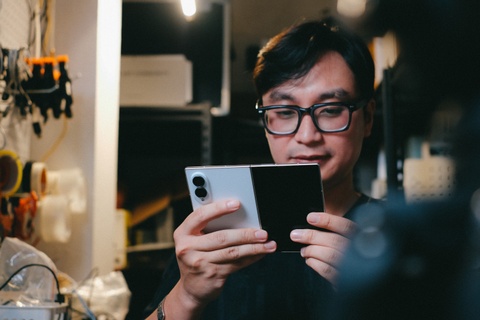 Người trẻ không muốn ‘đóng khung’ trong hệ sinh thái smartphone