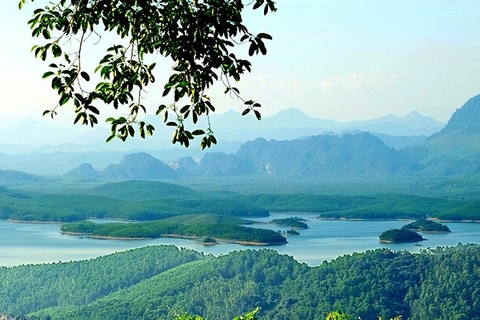 Nhung dia danh du lich tam linh noi tieng tai Quang Binh hinh anh