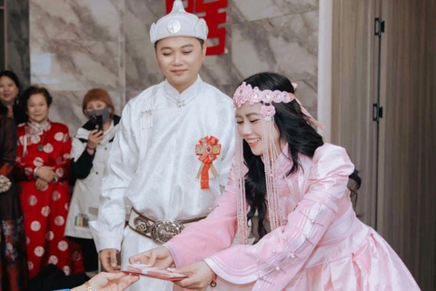 Co dau Viet lay chong Noi Mong, soc khi di thu vay cuoi hinh anh