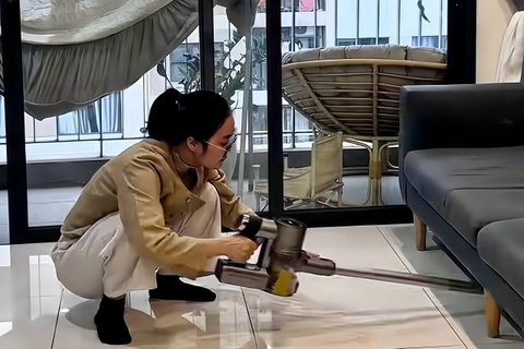 Tu 70.000 len 350.000 dong/ca: Don nha thue hot bac can Tet hinh anh