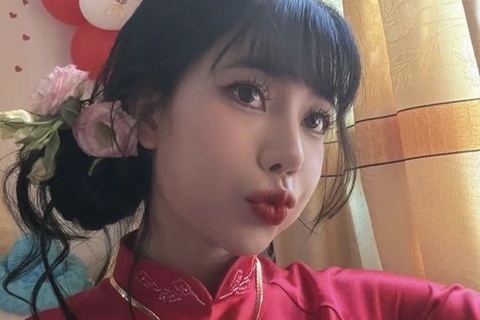 Khoc het nuoc mat vi bi trom 2 luong vang va thung tien trong dam cuoi hinh anh