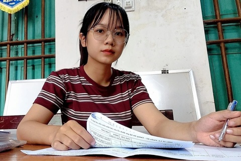 Nghỉ việc văn phòng, cô gái sinh năm 2000 trúng cử trưởng thôn