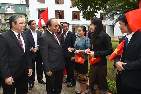 can bo liem chinh anh 2