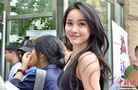 Goc khuat cua showbiz Hoa ngu anh 3