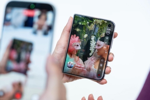 Apple lần đầu bán iPhone giá trên trăm triệu ở Việt Nam