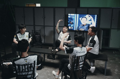 Nghi van ban do, giai eSports lau doi nhat Viet Nam phai tam dung hinh anh
