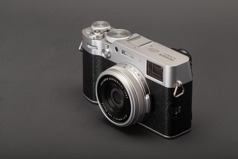 Fujifilm tang gia may anh, ong kinh ban o Viet Nam hinh anh