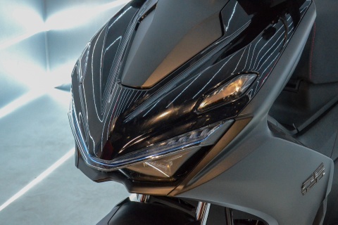 Đổi ngoại hình, giá tăng nhẹ - Honda Air Blade 160 bán cho ai?