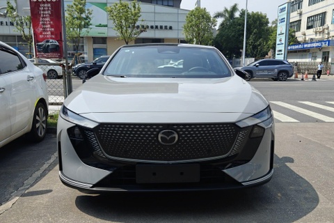 Mazda tang toc san xuat 'Mazda6 chay dien' hinh anh