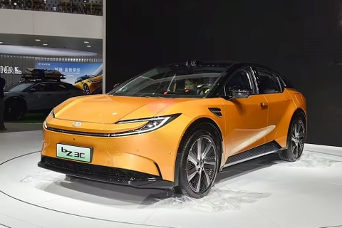 Toyota 'vo mong' voi xe dien? hinh anh