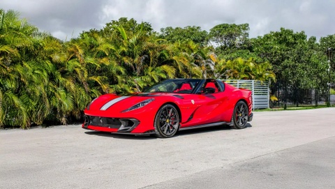 Ferrari 812 Competizione A tang gia gap 3 lan sau 3 nam hinh anh