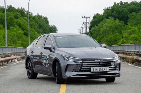 Danh gia BYD Seal 5 - sedan thuc dung tu Trung Quoc hinh anh