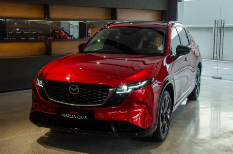 Mazda CX-5 co the them ban dia hinh hinh anh