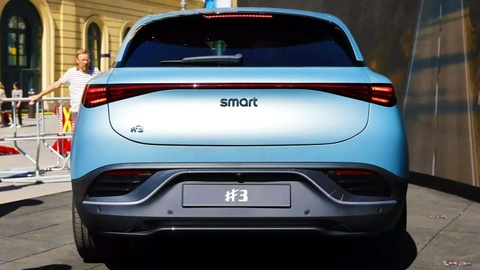 Chau Au giam mua xe xang, tang mua xe dien hinh anh