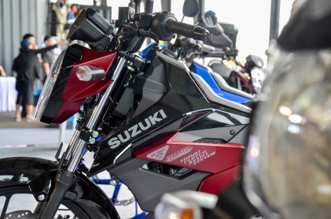 Dat hon 4,5 trieu dong, Suzuki Satria Pro co gi khac ban tieu chuan? hinh anh