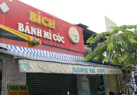 Vu ngo doc banh mi hang loat o TP.HCM: So An toan thuc pham noi gi? hinh anh