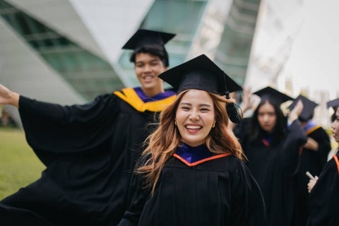 Trai nghiem 'trong mo' cua du hoc sinh Viet o chau Au hinh anh