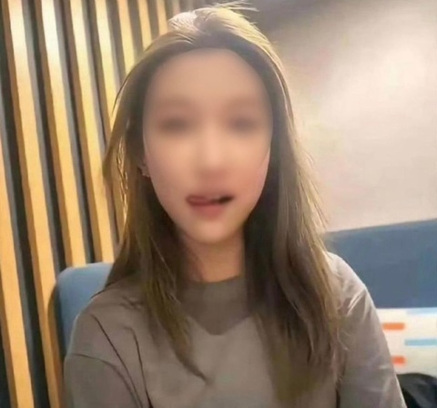 nu sinh bi duoi hoc anh 1