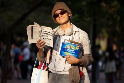 Ben huong loi tu trao luu 'quy ong phong bat' hinh anh