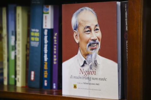 Doi ngu lanh dao xung tam, co tam dua dat nuoc vuon minh manh me hinh anh