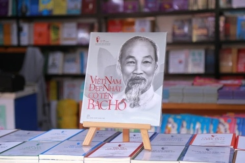 Loat sach ve Chu tich Ho Chi Minh lien tuc vuot moc 10.000 ban hinh anh