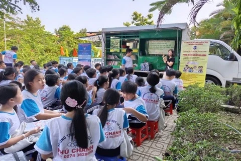 Xe thư viện lưu động phục vụ hơn 95.000 lượt bạn đọc tại TP.HCM