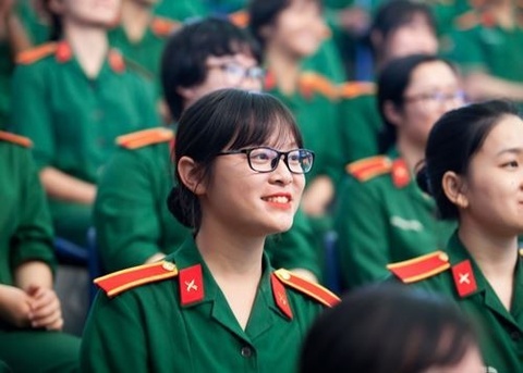Xet tuyen khoi nganh quan doi anh 1