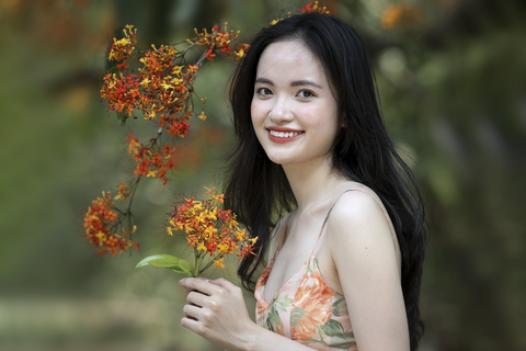 Hoa vang anh khoe sac o vuon quoc gia Phong Nha - Ke Bang hinh anh