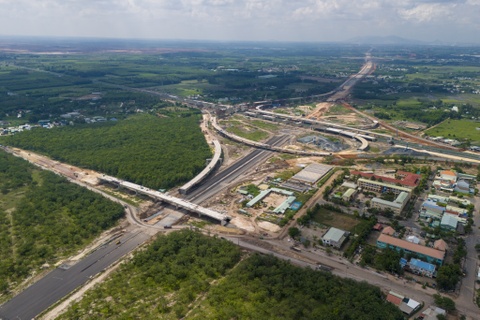 Hien trang cao toc Bien Hoa - Vung Tau doan qua Dong Nai sau 2 nam hinh anh