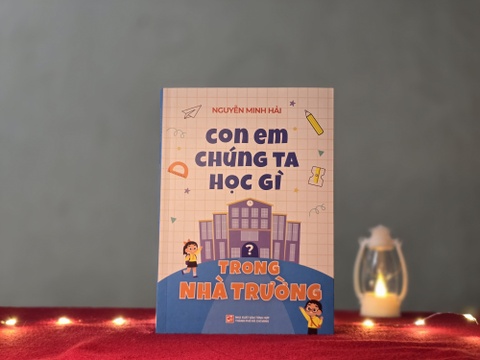 ‘Con bé cbà cộng ta hoc gi trong nha truong?’ hinh chị