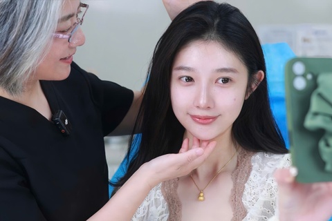 Khong di nhau, dan van phong My ru nhau tiem Botox hinh anh